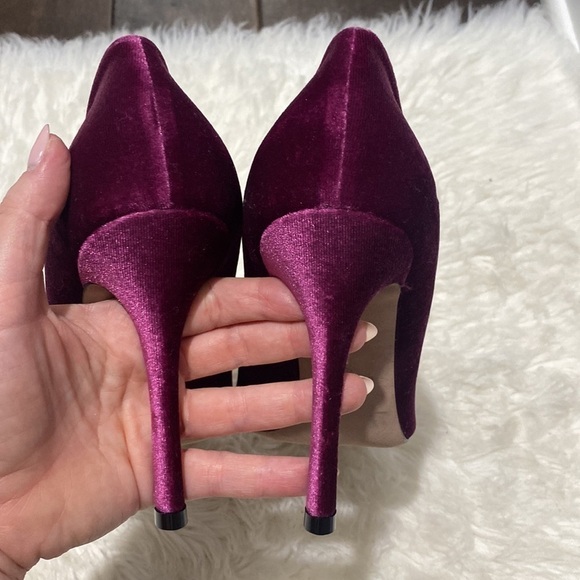 New Valentino Garavani stud pumps in rose‎ violet size 41EU - Picture 7 of 11